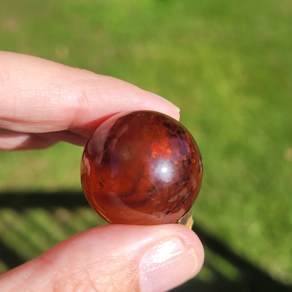 Vtg round Amber color clip-on earrings - Picture 4 of 4